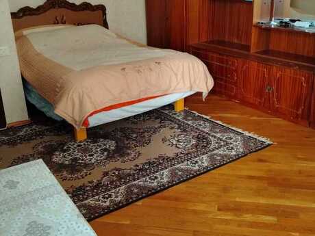 1 otaqlı yeni tikili - Bakıxanov q. - 65 m²