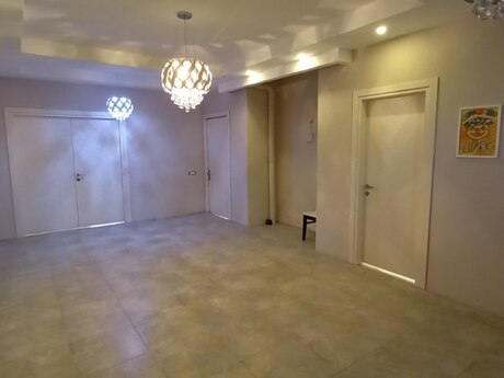 10 otaqlı həyət evi/bağ evi - Maştağa q. - 600 m²