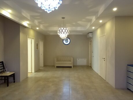 10 otaqlı həyət evi/bağ evi - Maştağa q. - 600 m²