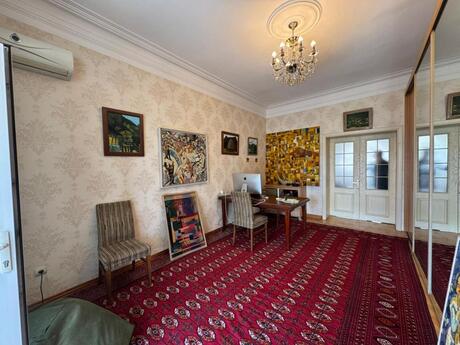 5 otaqlı köhnə tikili - 28 May m. - 165 m²