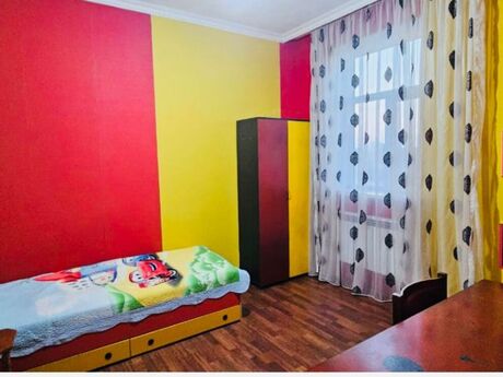 5 otaqlı həyət evi/bağ evi - Novxanı q. - 170 m²