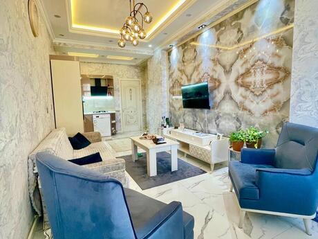 3-комн. новостройка - м. Элмляр Академиясы - 125 м²