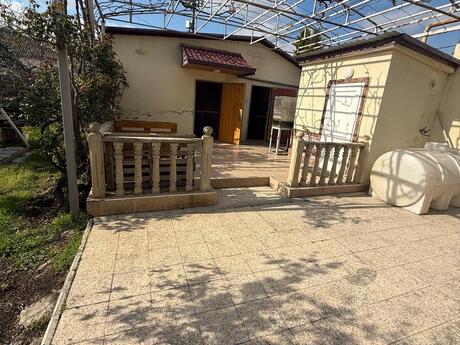 2 otaqlı həyət evi/bağ evi - Zabrat q. - 40 m²