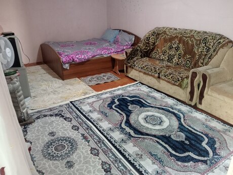1 otaqlı həyət evi/bağ evi - Ağ şəhər q. - 50 m²