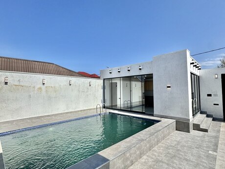 4 otaqlı həyət evi/bağ evi - Mərdəkan q. - 150 m²