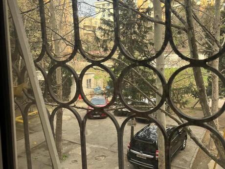 2 otaqlı köhnə tikili - Gənclik m. - 50 m²