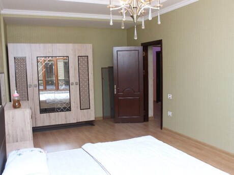 4 otaqlı yeni tikili - Nəsimi r. - 216 m²