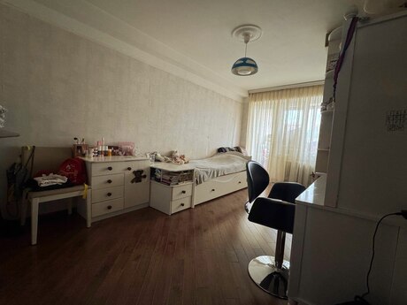 3 otaqlı köhnə tikili - 28 May m. - 96 m²