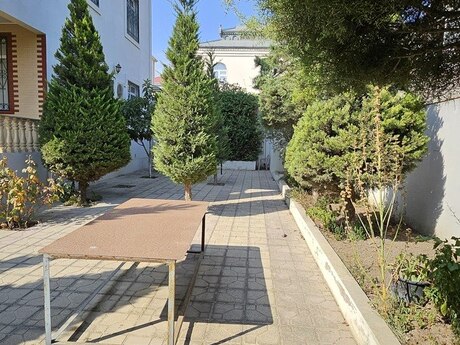 8 otaqlı həyət evi/bağ evi - Badamdar q. - 430 m²