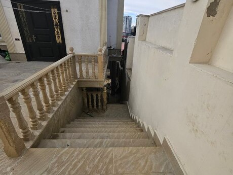 5 otaqlı həyət evi/bağ evi - Badamdar q. - 480 m²