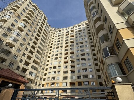 Elan №6051096 - Bakı, Binəqədi r., 2 otaqlı, 67 m², 4/18 mərtəbə
