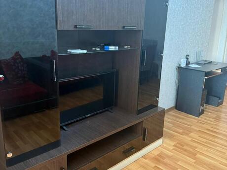 Объявление №6050150 - Баку, м. Халглар Достлугу, 2-комн., 45 м², 4/5 этаж