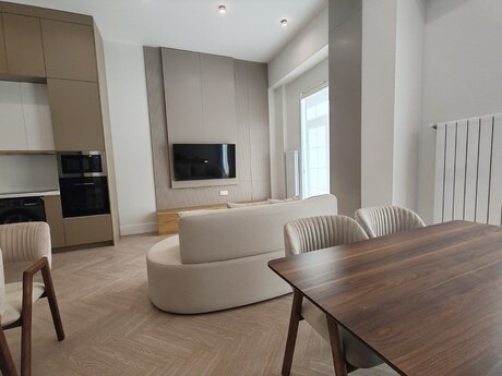2-room apartment for rent, 61 m², Ağ şəhər: 2 100 ₼/mo 3