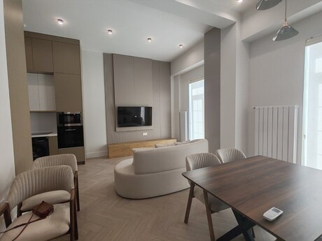2 rooms · 61 m² · floor 4/7, Ağ şəhər