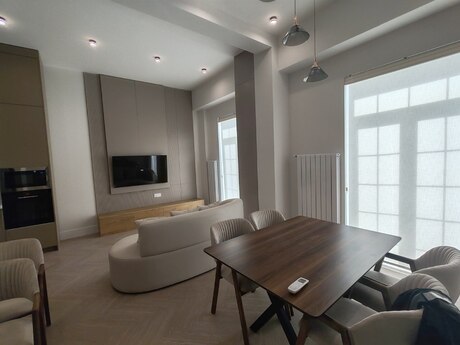 2-room apartment for rent, 61 m², Ağ şəhər: 2 100 ₼/mo 4