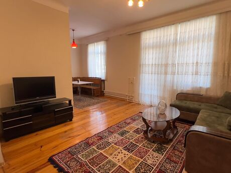2 otaqlı köhnə tikili - Elmlər Akademiyası m. - 60 m²