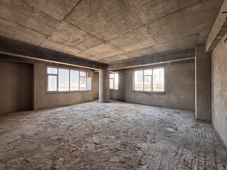 4-комн. новостройка - м. 28 мая - 300 м²