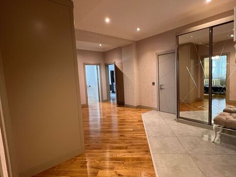 4-комн. новостройка - м. Низами - 195 м²