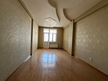 3 otaqlı yeni tikili - 8 Noyabr m. - 135 m²