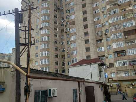 3-комн. новостройка - м. Иншаатчылар - 143 м²