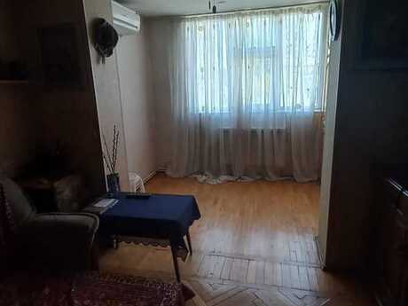 3 otaqlı köhnə tikili - 8-ci mikrorayon q. - 75 m²