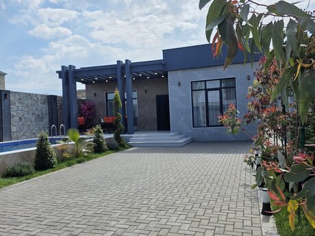 4 otaqlı həyət evi/bağ evi - Mərdəkan q. - 160 m²