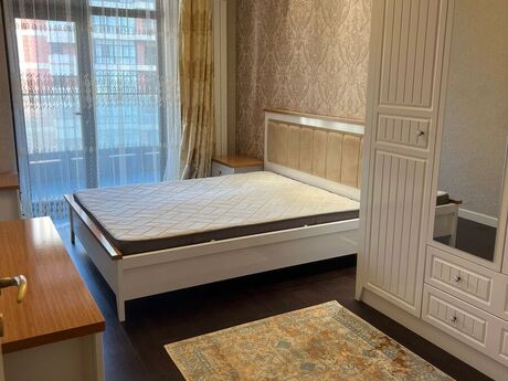 4 otaqlı yeni tikili - 8 Noyabr m. - 165 m²