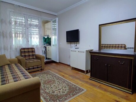 2 otaqlı köhnə tikili - Memar Əcəmi m. - 45 m²