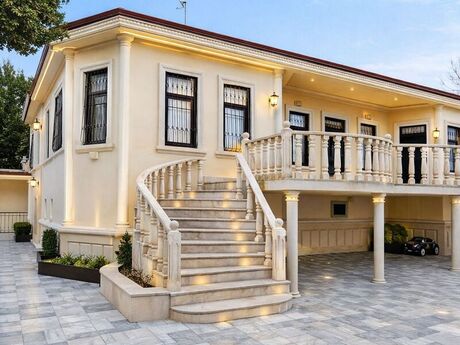 4 otaqlı həyət evi/bağ evi - Novxanı q. - 200 m²