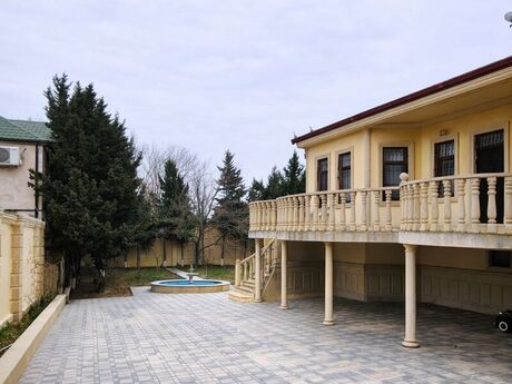 4 otaqlı həyət evi/bağ evi - Novxanı q. - 200 m²