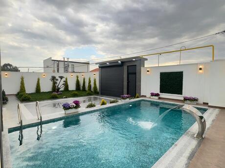 4 otaqlı həyət evi/bağ evi - Şüvəlan q. - 190 m²