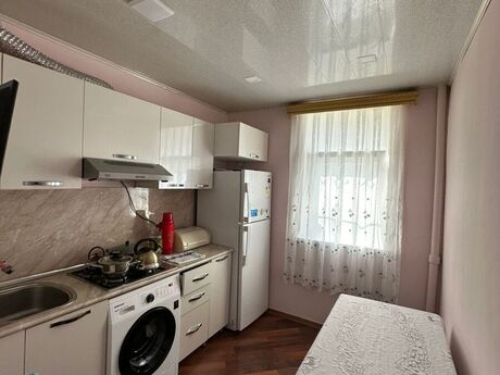 2 otaqlı köhnə tikili - Qaraçuxur q. - 55 m²