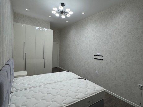 2-room apartment for rent, 72 m², 28 May: 1 200 ₼/mo 3