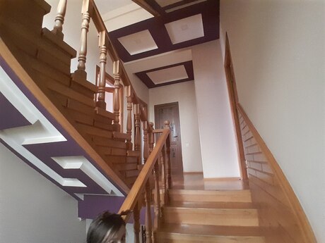 5 otaqlı həyət evi/bağ evi - Əhmədli q. - 240 m²