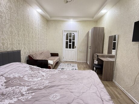 1 otaqlı köhnə tikili - İnşaatçılar m. - 51 m²