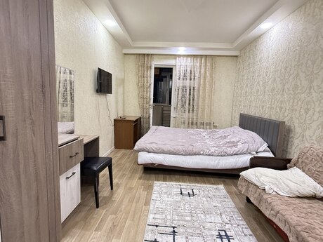 1 otaqlı köhnə tikili - İnşaatçılar m. - 51 m²
