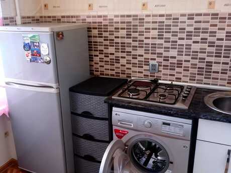 1 otaqlı köhnə tikili - İnşaatçılar m. - 40 m²