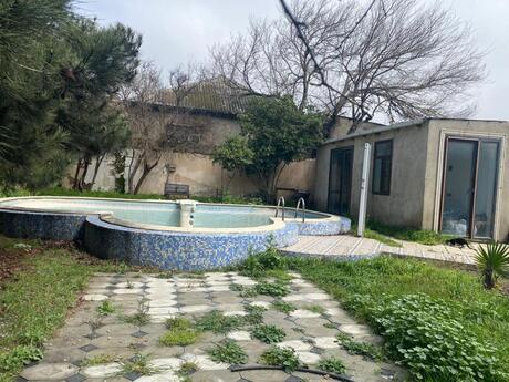 10 otaqlı həyət evi/bağ evi - Keşlə q. - 402 m²