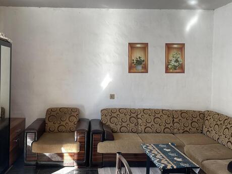 10 otaqlı həyət evi/bağ evi - Keşlə q. - 402 m²
