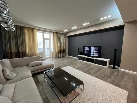 4 otaqlı yeni tikili - Şah İsmayıl Xətai m. - 200 m²