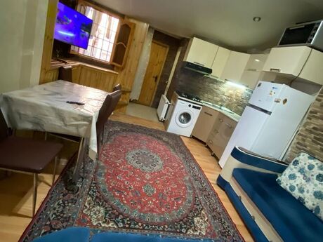 2 otaqlı köhnə tikili - Nizami m. - 60 m²