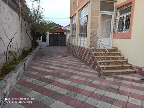 8 otaqlı həyət evi/bağ evi - Qaraçuxur q. - 300 m²
