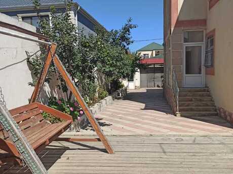 8 otaqlı həyət evi/bağ evi - Qaraçuxur q. - 300 m²