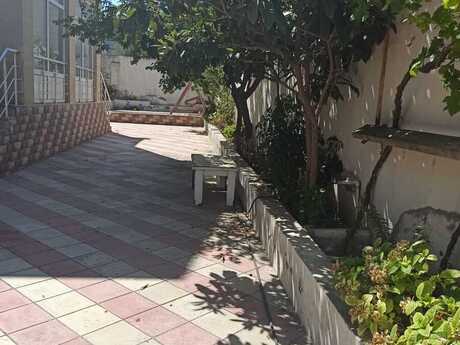 8 otaqlı həyət evi/bağ evi - Qaraçuxur q. - 300 m²