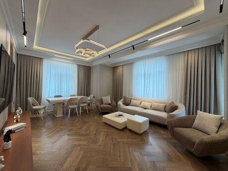 4 otaqlı yeni tikili - Elmlər Akademiyası m. - 166 m²