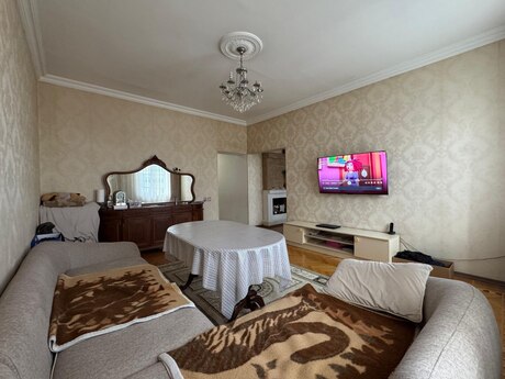 3 otaqlı köhnə tikili - İçəri Şəhər m. - 86 m²
