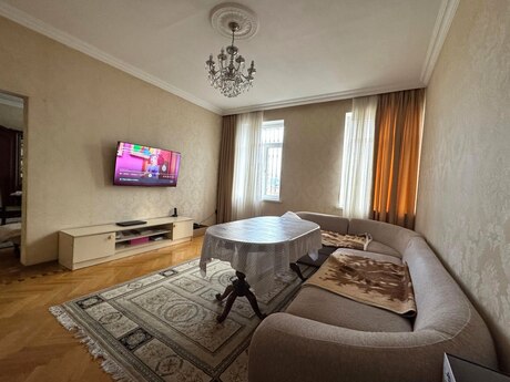 3 otaqlı köhnə tikili - İçəri Şəhər m. - 86 m²