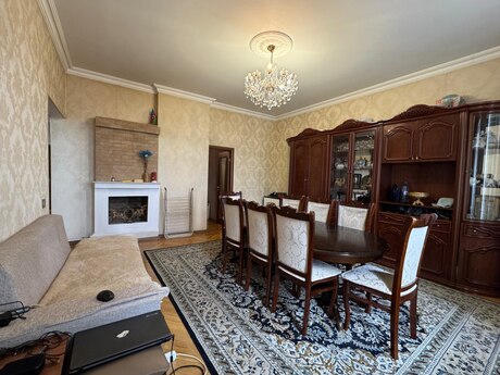 3 otaqlı köhnə tikili - İçəri Şəhər m. - 86 m²