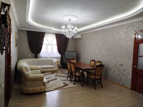 4 otaqlı həyət evi/bağ evi - Xırdalan - 210 m²