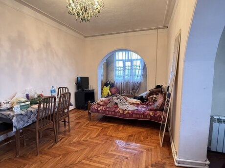 1 otaqlı köhnə tikili - İnşaatçılar m. - 45 m²